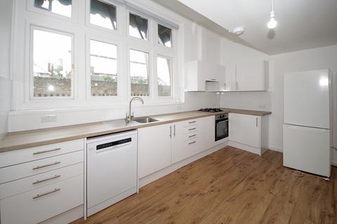1 bedroom terraced house to rent, Byre Road, Southgate, London, N14