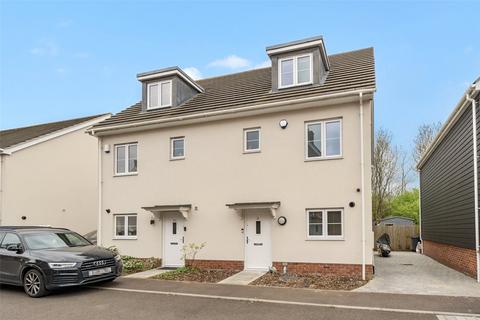 4 bedroom semi-detached house for sale, Elm Gardens, Mountnessing, CM15