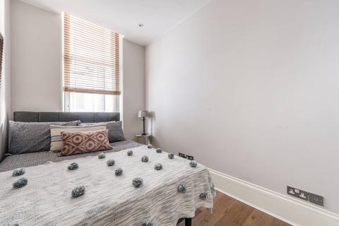 3 bedroom maisonette to rent, Cadogan Square, Chelsea, London, SW1X