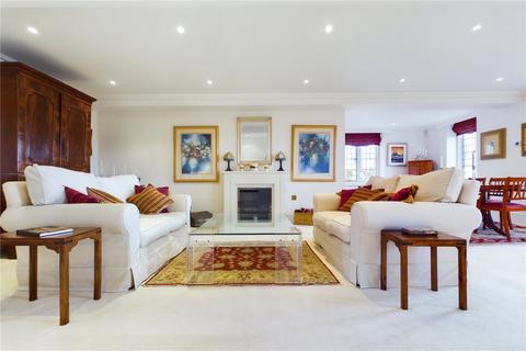 4 bedroom apartment for sale, Abbey Gardens, Upper Woolhampton, Reading, Berkshire, RG7