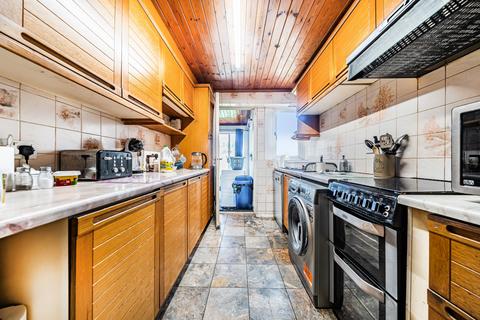 18 Andover Close, Uxbridge, UB8 2XH