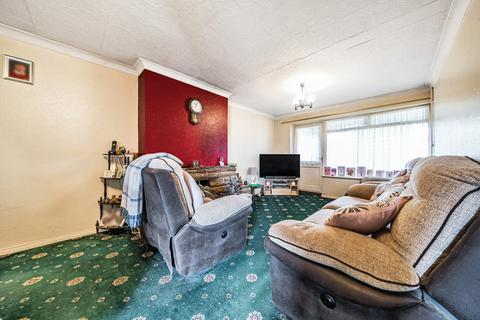 18 Andover Close, Uxbridge, UB8 2XH