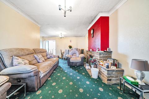 18 Andover Close, Uxbridge, UB8 2XH