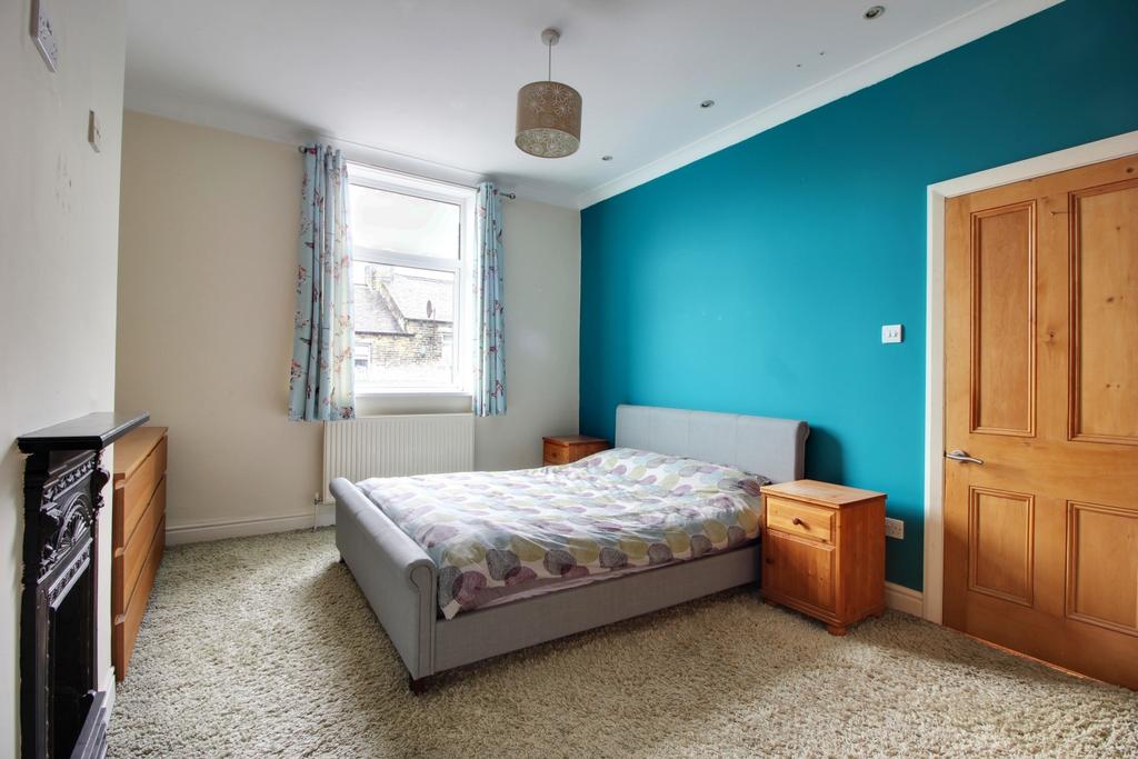 Bedroom 1 - double