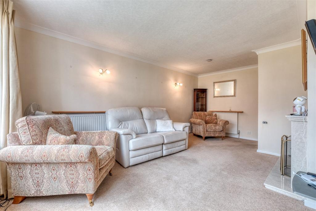 Longhurst Croft, West Heath... 2 bed detached bungalow for sale £280,000