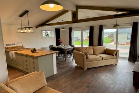 2 bedroom lodge for sale, RG131, South Beach PE36