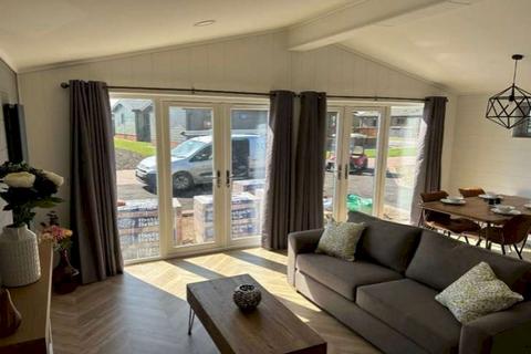 2 bedroom lodge for sale, RG48, South Beach PE36