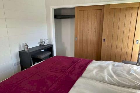 2 bedroom lodge for sale, RG48, South Beach PE36