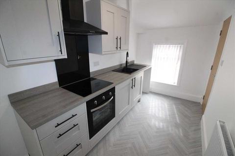 2 bedroom apartment to rent, Kingsland Road, Birkenhead