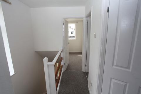 3 bedroom end of terrace house to rent, GREENWOOD CLOSE, HORFIELD