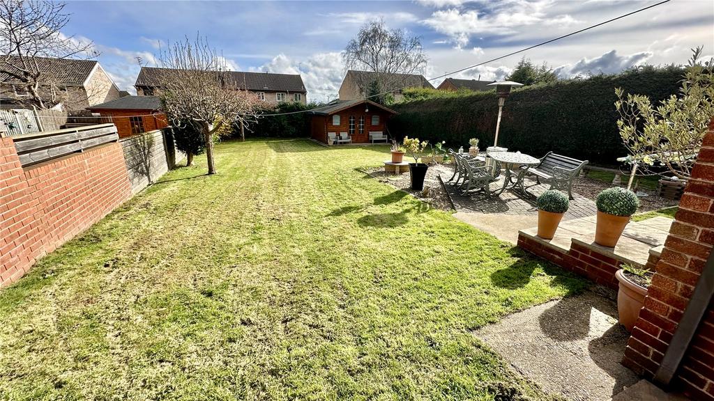 Burton Road, Monk Bretton, Barnsley, S71 3 bed bungalow £295,000