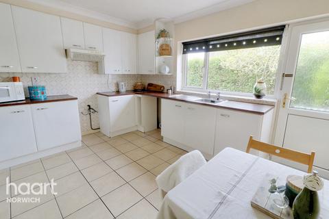 42 Heath Crescent, Norwich, NR6 6XF