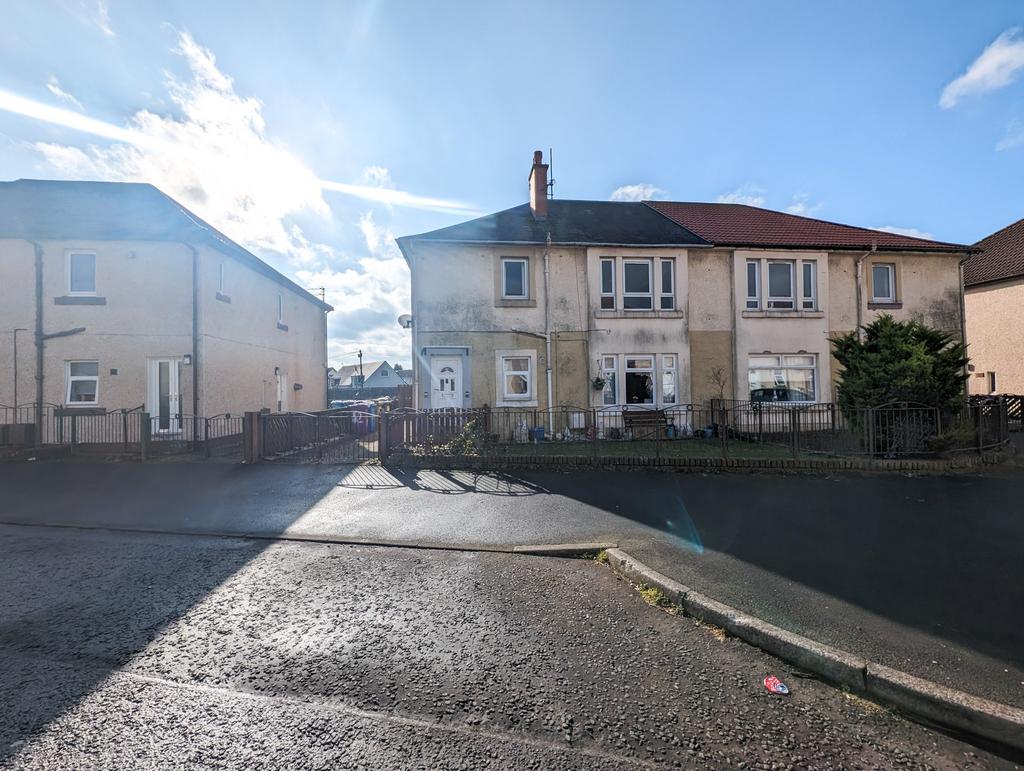 Eglinton Place, Kilwinning KA13 2 bed flat for sale £35,000