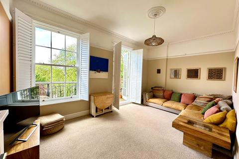 2 bedroom flat for sale, Lower Woodfield Road, Torquay TQ1