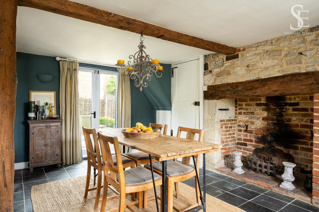 Dining/Sitting Room
