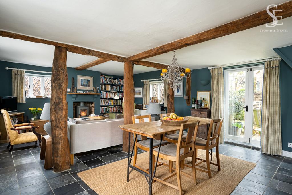 Dining area/Living room