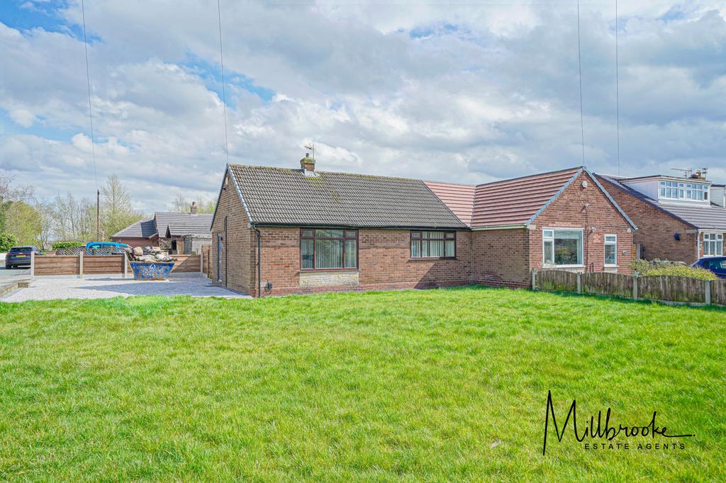 Bowden Close, Leigh, WN7 2 bed bungalow £850 pcm (£196 pw)