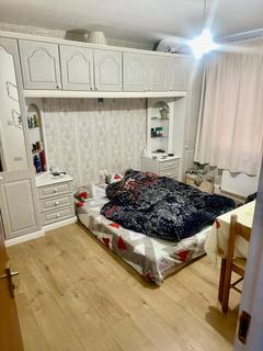 3 bedroom flat to rent, Greenford, UB6
