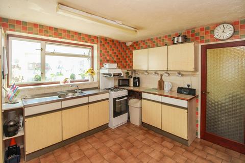 4 bedroom end of terrace house for sale, Hawkins Road, Crawley, West Sussex. RH10 5NL
