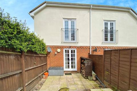 32 Calcott Park, Yateley, GU46 6JJ