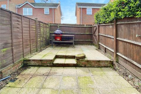 32 Calcott Park, Yateley, GU46 6JJ