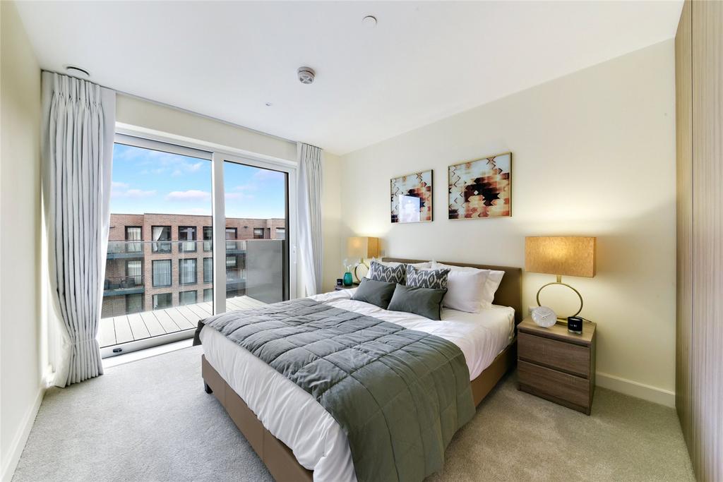 Apartment in Woolwich - View 3