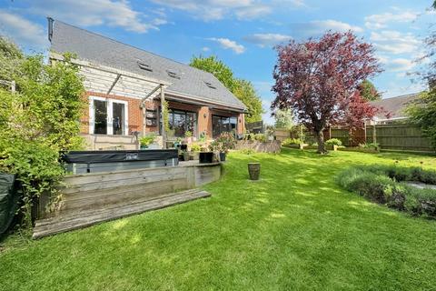 Hillside Brooke Close, Kings Worthy, Winchester, SO23 7PG