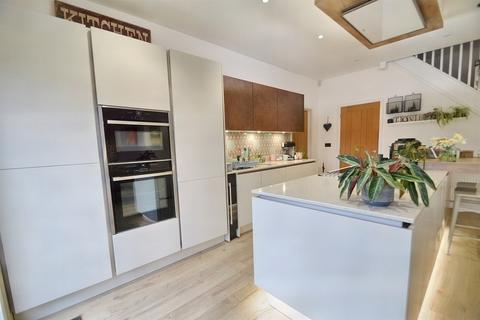 Hillside Brooke Close, Kings Worthy, Winchester, SO23 7PG