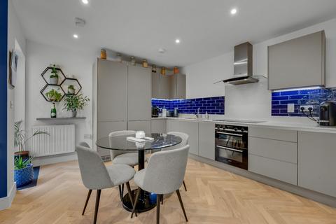 Flat 2, 2 Ditton Grove, Esher, KT10 9FN