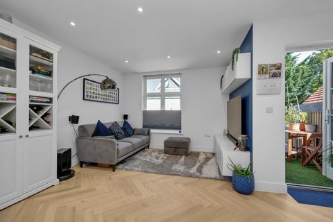 Flat 2, 2 Ditton Grove, Esher, KT10 9FN