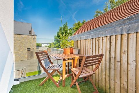 Flat 2, 2 Ditton Grove, Esher, KT10 9FN