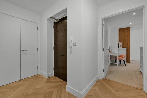Flat 2, 2 Ditton Grove, Esher, KT10 9FN
