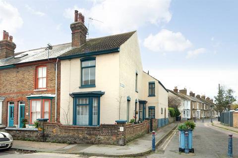 3 bedroom semi-detached house for sale, Gladstone Road, Whitstable