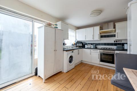 3 bedroom end of terrace house for sale, Bateman Road, Chingford, E4