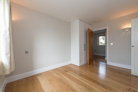 1 bedroom flat to rent, Trinity Crescent, Balham, London SW17