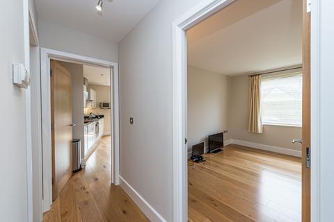 1 bedroom flat to rent, Trinity Crescent, Balham, London SW17