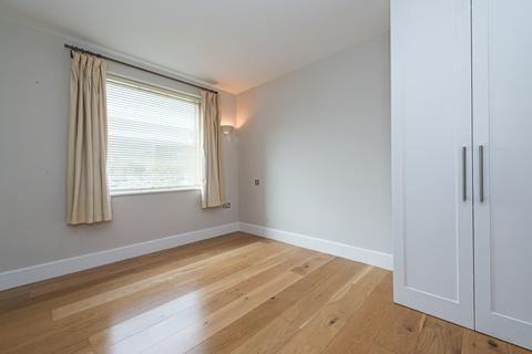 1 bedroom flat to rent, Trinity Crescent, Balham, London SW17