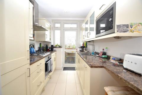 2 bedroom flat to rent, Highland Road, Crystal Palace SE19