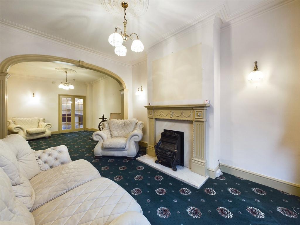 Lounge / Dining Room