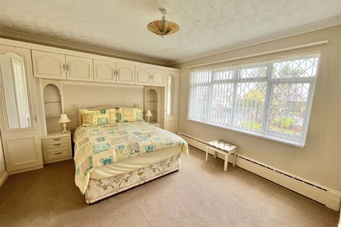 2 bedroom detached bungalow for sale, Blue Waters Drive, Paignton TQ4