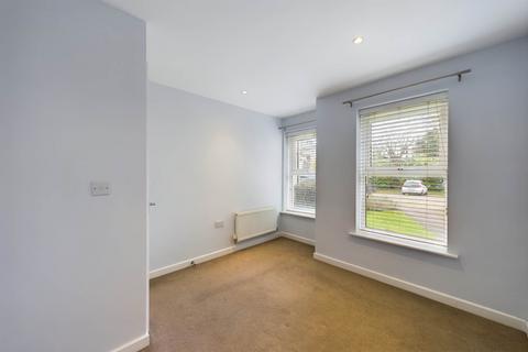 14 Adrian Close, Hemel Hempstead, HP1 1AW