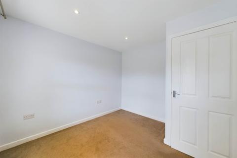 14 Adrian Close, Hemel Hempstead, HP1 1AW
