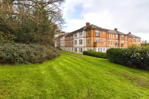 14 Adrian Close, Hemel Hempstead, HP1 1AW