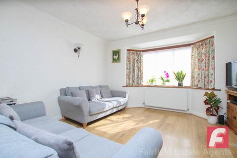 4 bedroom semi-detached house for sale, Norfolk Avenue, Watford