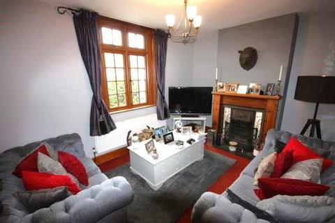 2 bedroom detached house to rent, 7 New Road, Guildford GU4