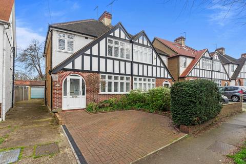 35 Derek Avenue, Wallington, SM6 7LA