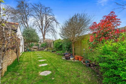 35 Derek Avenue, Wallington, SM6 7LA