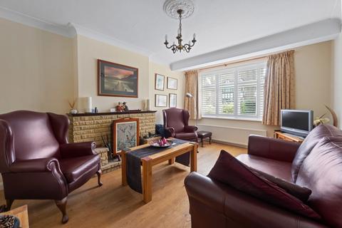 35 Derek Avenue, Wallington, SM6 7LA
