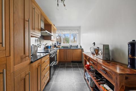 35 Derek Avenue, Wallington, SM6 7LA