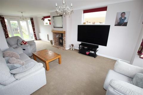 4 bedroom detached house for sale, Canterbury Road , Holland on Sea